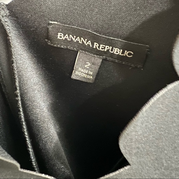 Banana Republic Scalloped Black Dress w/ Pockets - Picture 3 of 3